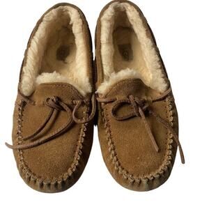 UGG Moccasins Women's  Brown Dakota Slip On Sz 5‎